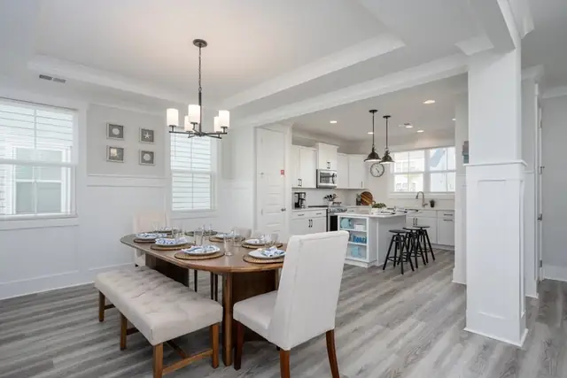 Dining area at 4 Broad View Lane